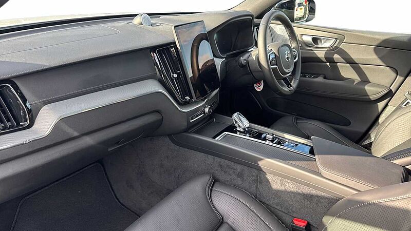Volvo XC60 Black Edition Ultra, T8 AWD Plug-in hybrid, Electric/Petrol