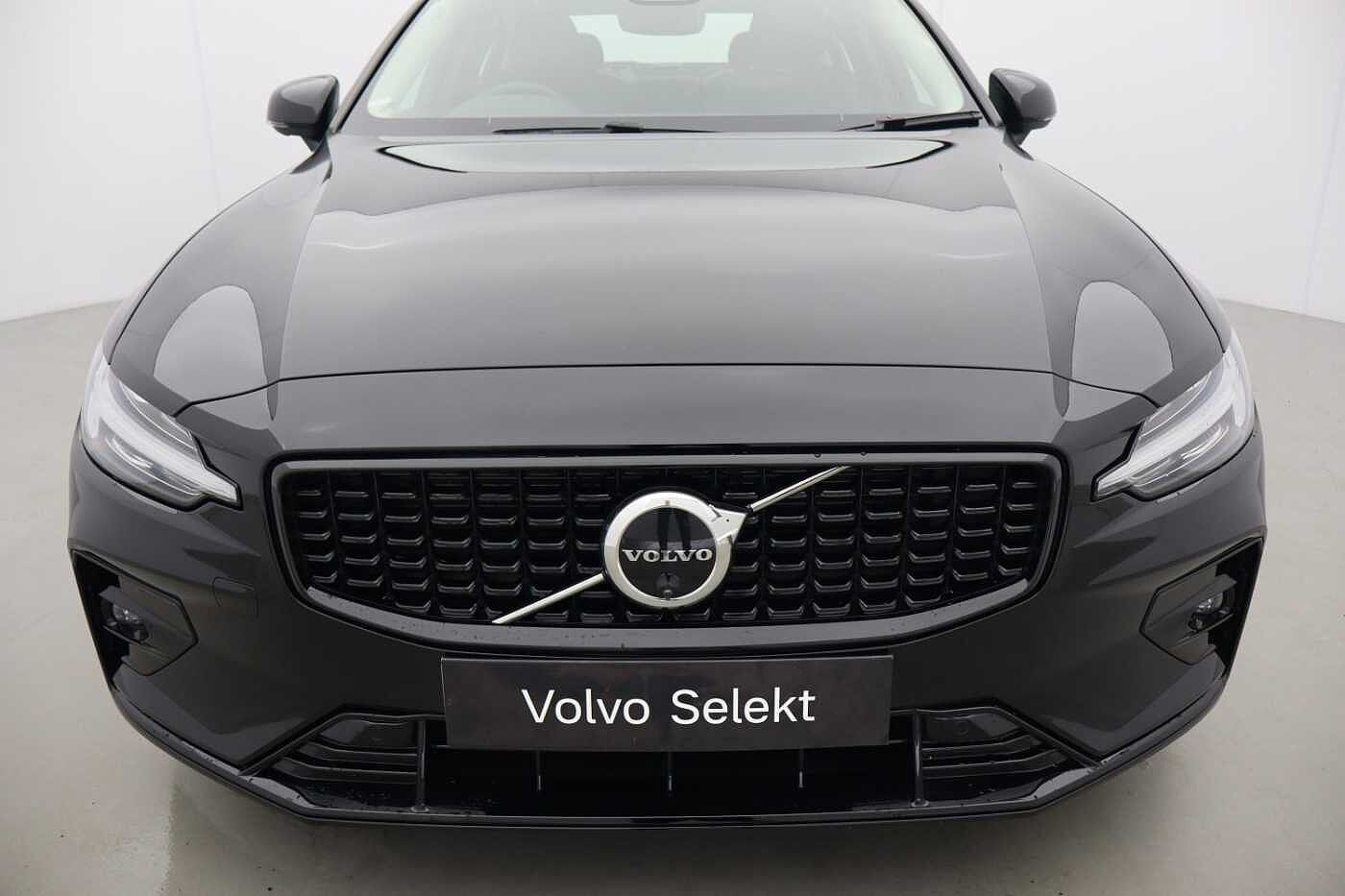 Volvo S60 Plus, B5 AWD Mild hybrid, Petrol, Dark