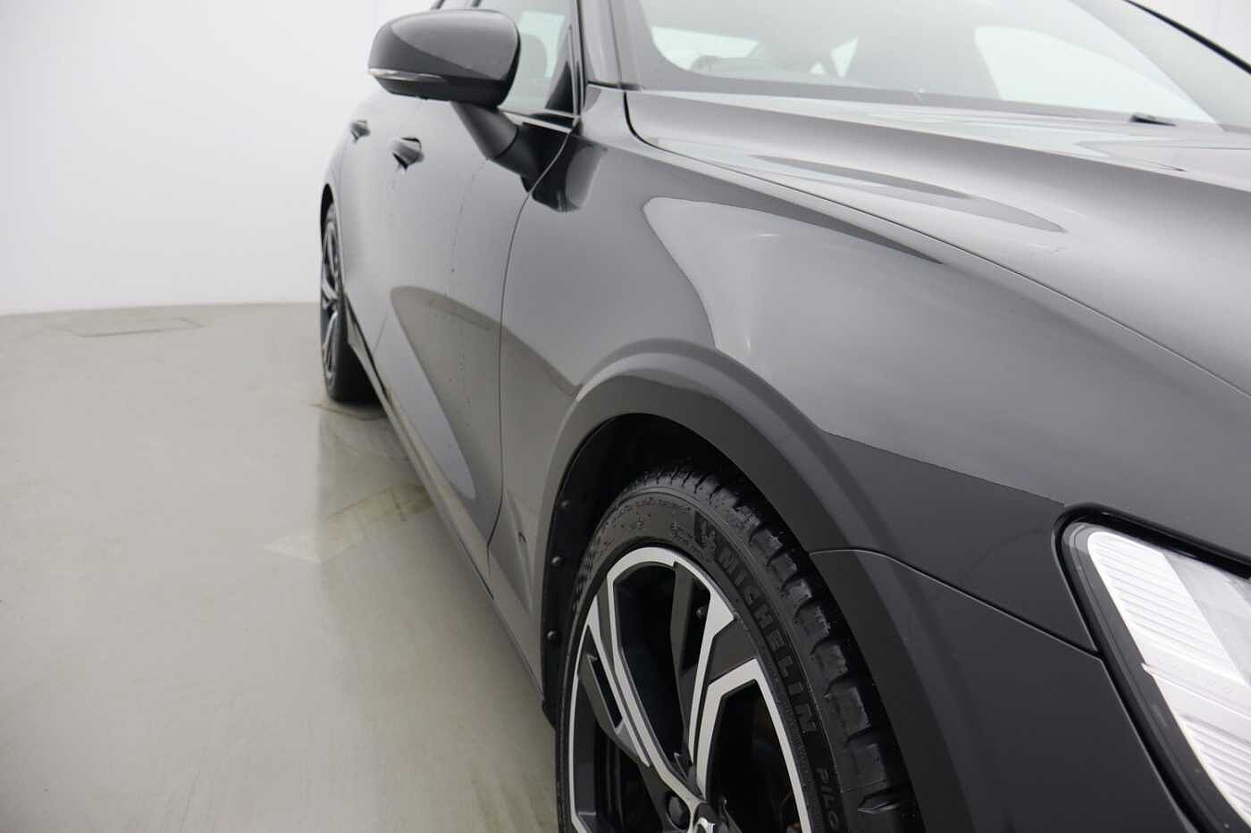 Volvo S60 Plus, B5 AWD Mild hybrid, Petrol, Dark