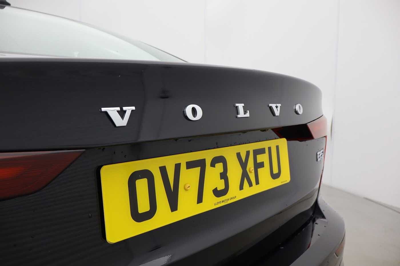 Volvo S60 Plus, B5 AWD Mild hybrid, Petrol, Dark