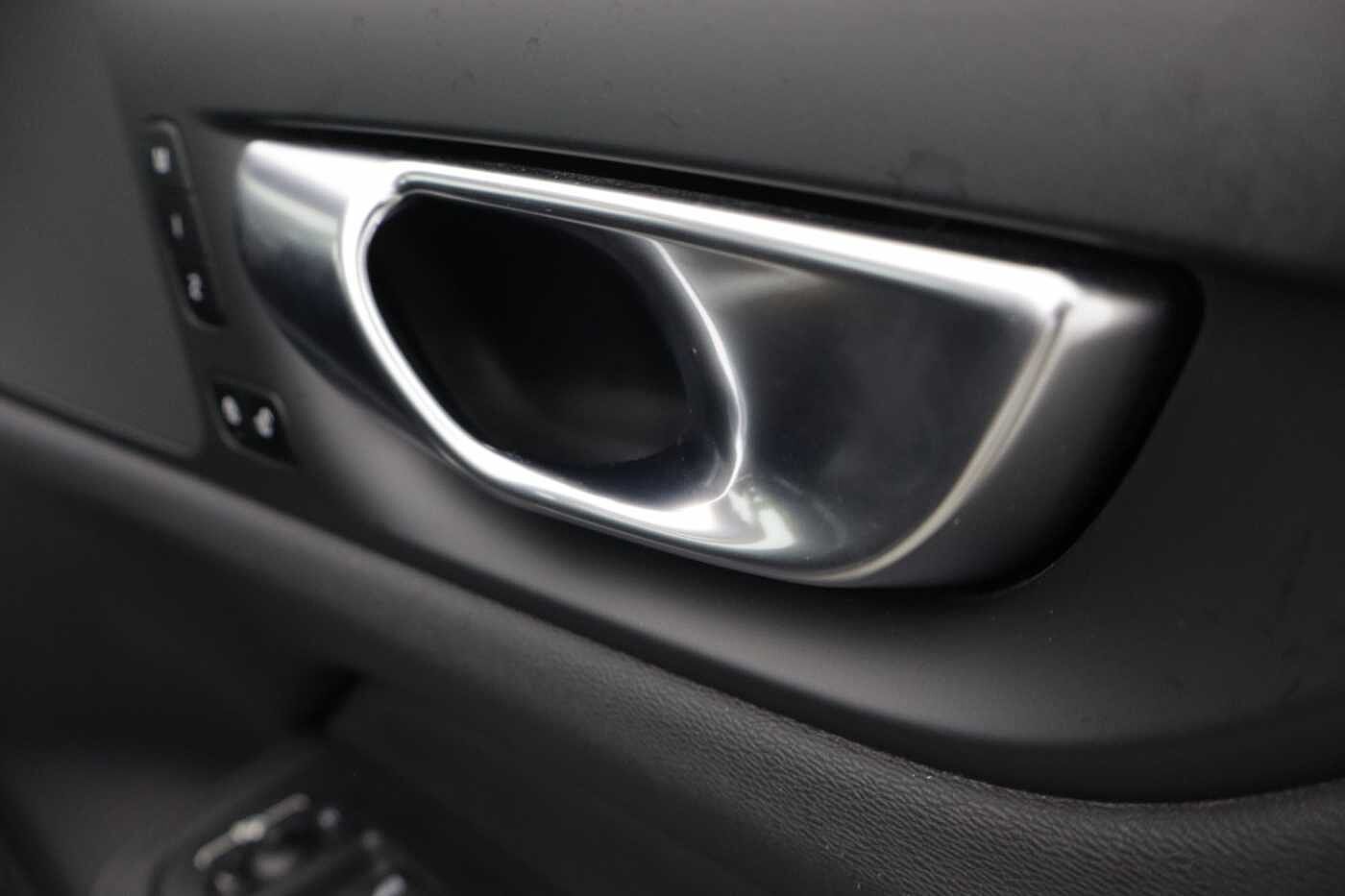Volvo S60 Plus, B5 AWD Mild hybrid, Petrol, Dark