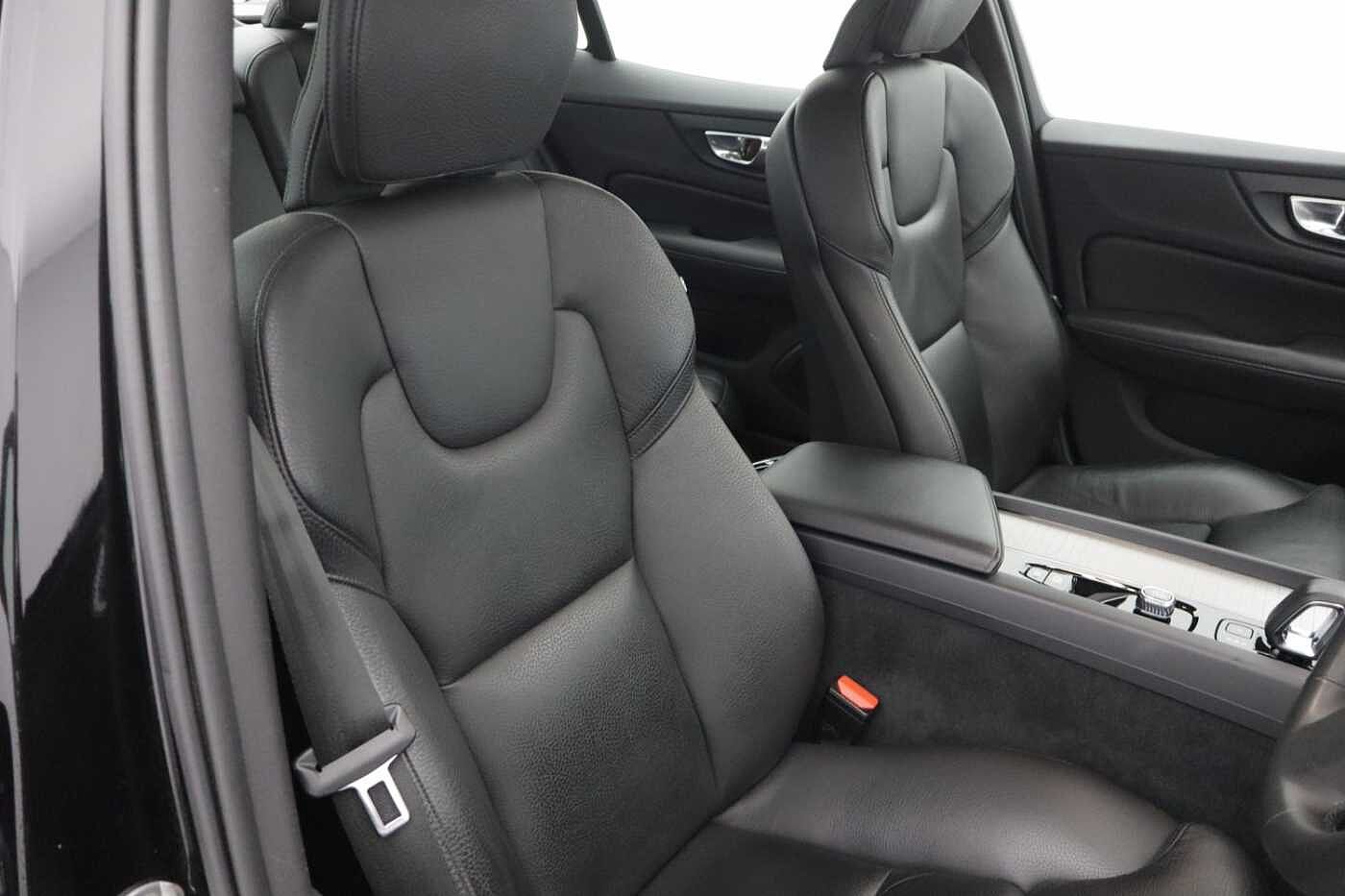 Volvo S60 Plus, B5 AWD Mild hybrid, Petrol, Dark