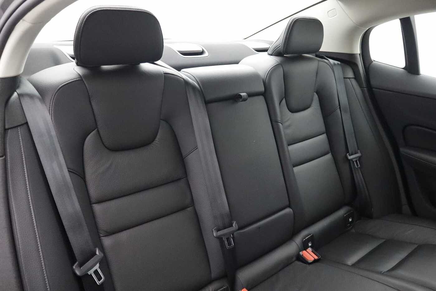 Volvo S60 Plus, B5 AWD Mild hybrid, Petrol, Dark