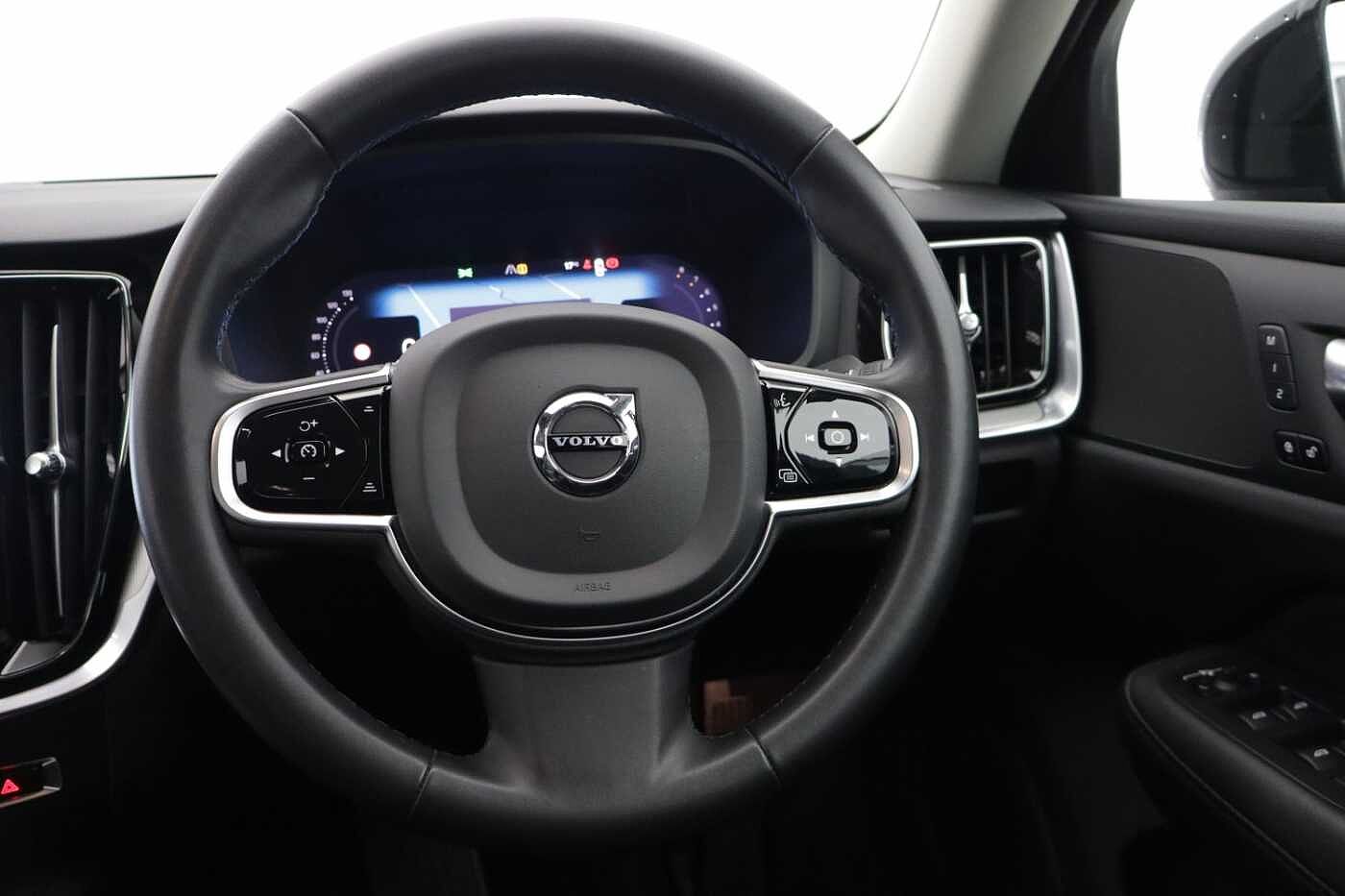 Volvo S60 Plus, B5 AWD Mild hybrid, Petrol, Dark