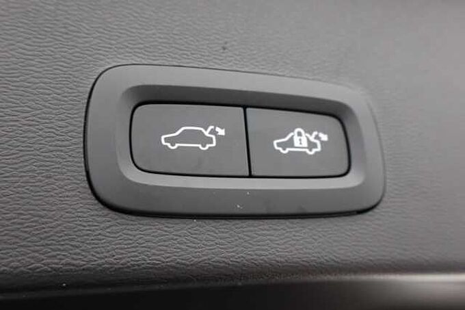 Volvo XC40 Black Edition Ultra, B3 Mild hybrid, Petrol