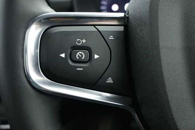 Volvo XC40 Black Edition Ultra, B3 Mild hybrid, Petrol