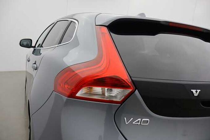 Volvo V40 D2 R-Design Pro Manual