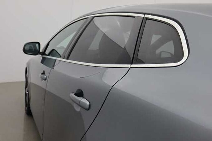 Volvo V40 D2 R-Design Pro Manual