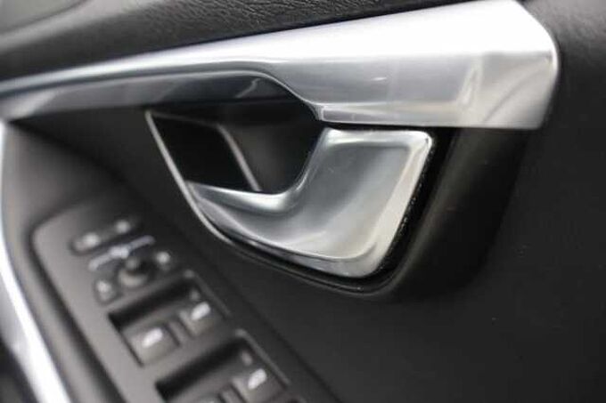 Volvo V40 D2 R-Design Pro Manual