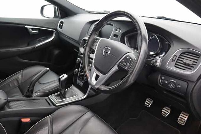 Volvo V40 D2 R-Design Pro Manual