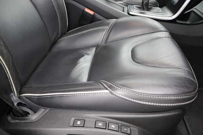Volvo V40 D2 R-Design Pro Manual