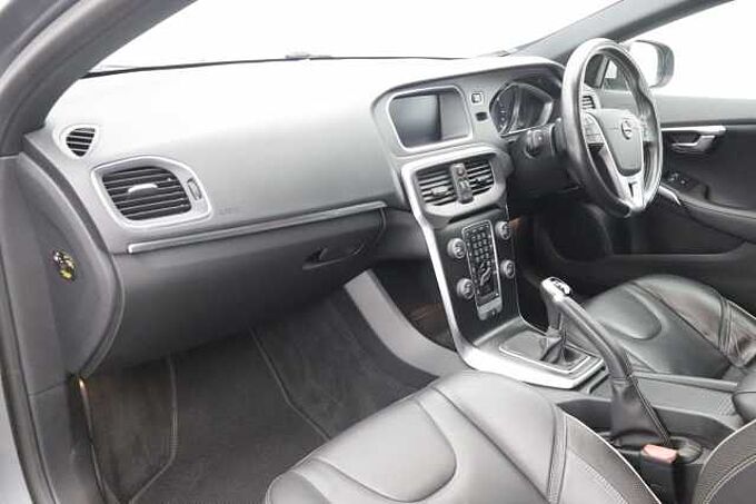 Volvo V40 D2 R-Design Pro Manual