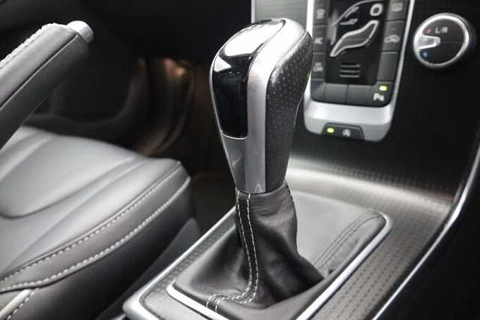 Volvo V40 D2 R-Design Pro Manual