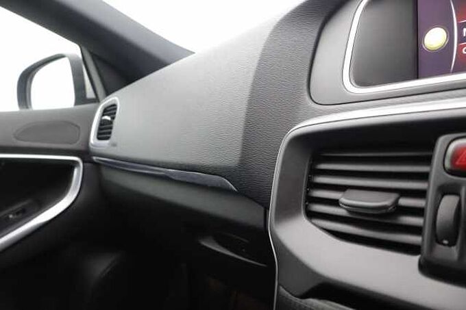 Volvo V40 D2 R-Design Pro Manual