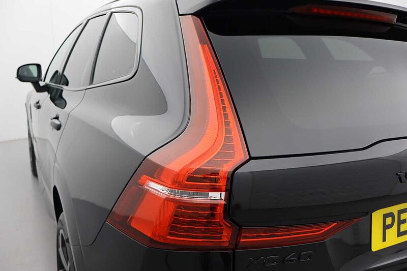 Volvo XC60 Black Edition Ultra, T8 AWD Plug-in hybrid, Electric/Petrol