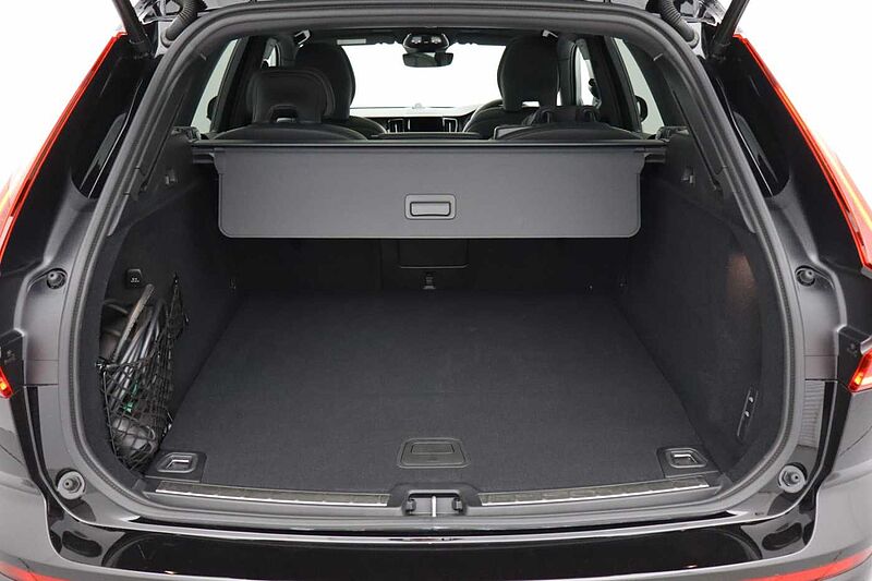 Volvo XC60 Black Edition Ultra, T8 AWD Plug-in hybrid, Electric/Petrol