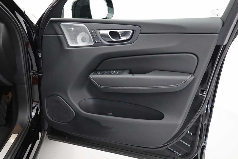 Volvo XC60 Black Edition Ultra, T8 AWD Plug-in hybrid, Electric/Petrol