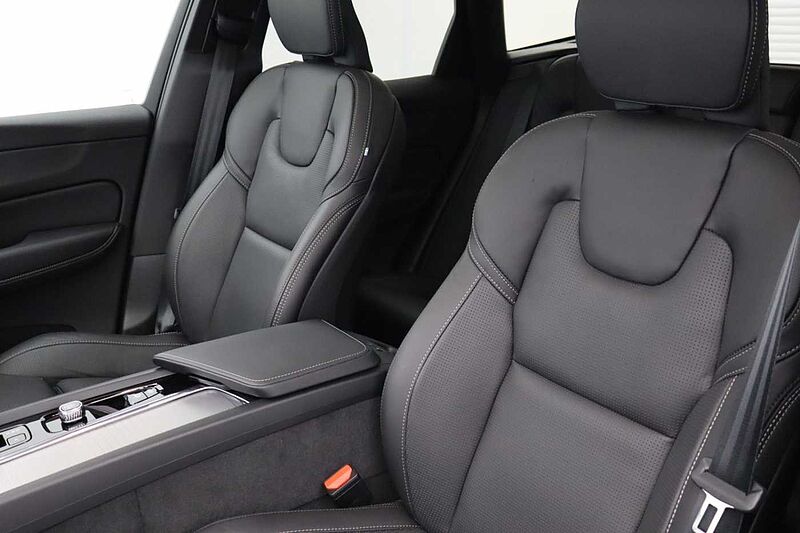 Volvo XC60 Black Edition Ultra, T8 AWD Plug-in hybrid, Electric/Petrol