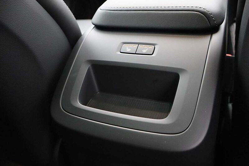 Volvo XC60 Black Edition Ultra, T8 AWD Plug-in hybrid, Electric/Petrol