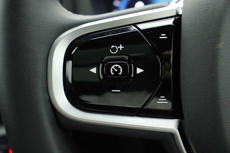 Volvo XC60 Black Edition Ultra, T8 AWD Plug-in hybrid, Electric/Petrol