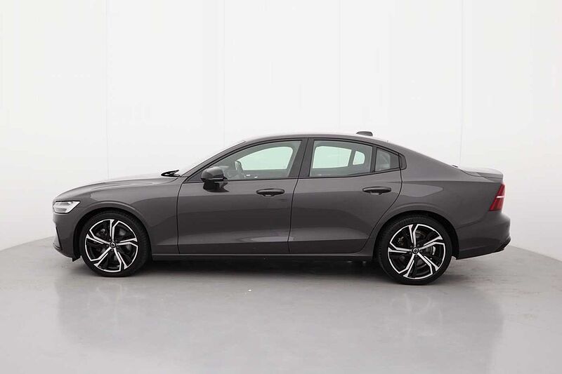 Volvo S60 Plus, B5 mild hybrid, Petrol, Dark