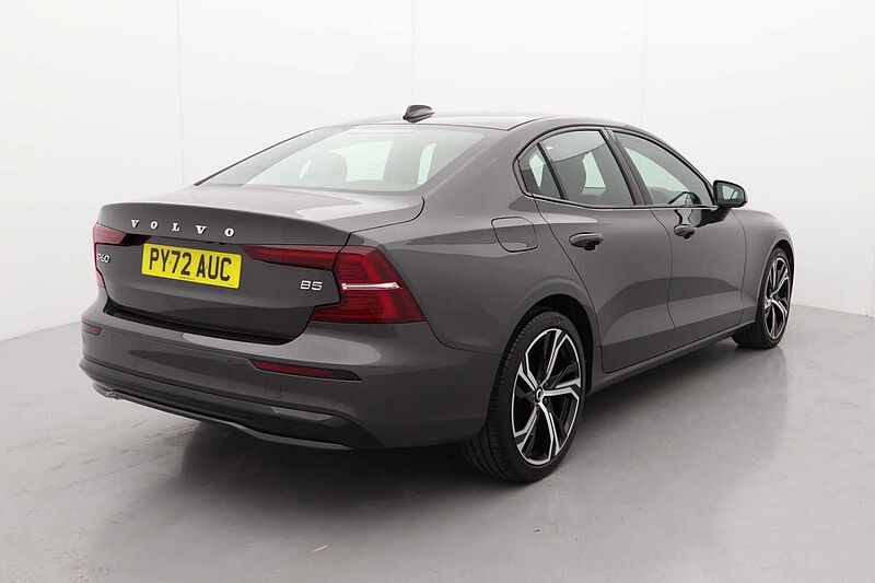 Volvo S60 Plus, B5 mild hybrid, Petrol, Dark