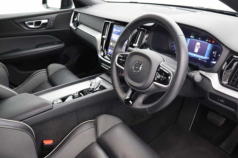 Volvo S60 Plus, B5 mild hybrid, Petrol, Dark
