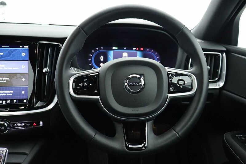 Volvo S60 Plus, B5 mild hybrid, Petrol, Dark