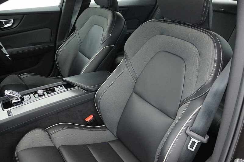 Volvo S60 Plus, B5 mild hybrid, Petrol, Dark