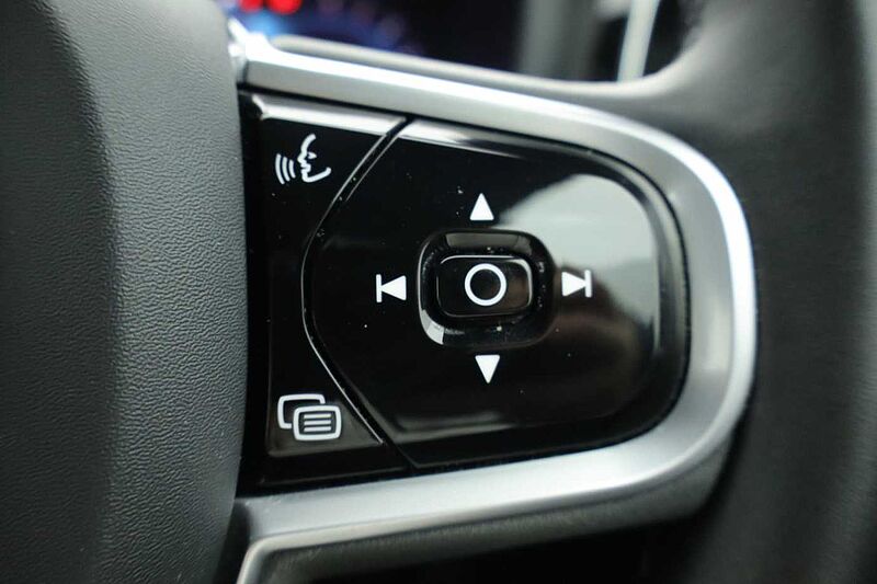Volvo S60 Plus, B5 mild hybrid, Petrol, Dark