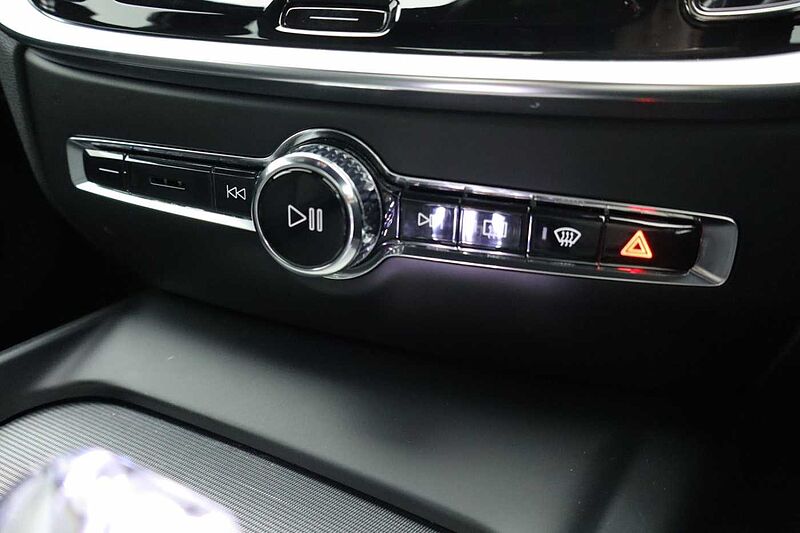 Volvo S60 Plus, B5 mild hybrid, Petrol, Dark