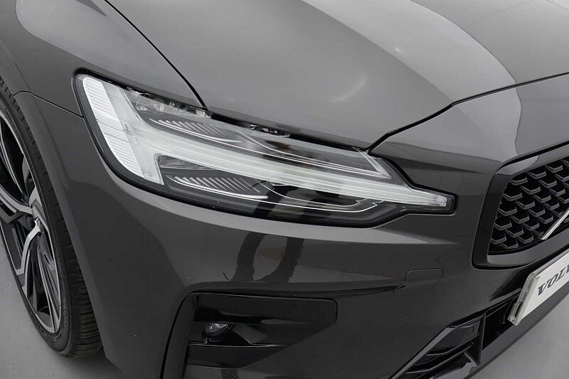 Volvo S60 Plus, B5 mild hybrid, Petrol, Dark