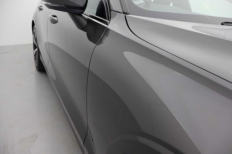 Volvo S60 Plus, B5 mild hybrid, Petrol, Dark
