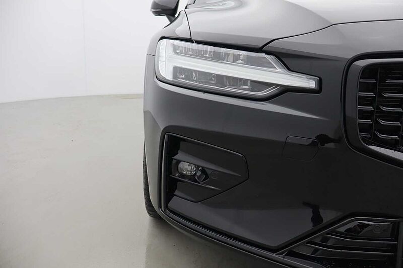 Volvo S60 Plus, B5 AWD Mild hybrid, Petrol, Dark