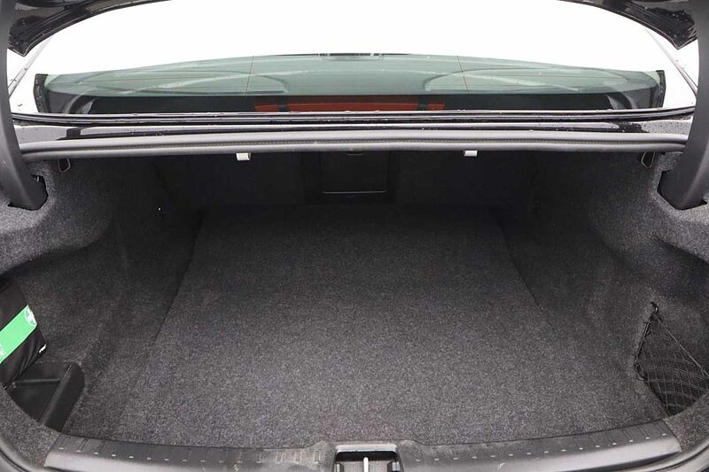 Volvo S60 Plus, B5 AWD Mild hybrid, Petrol, Dark