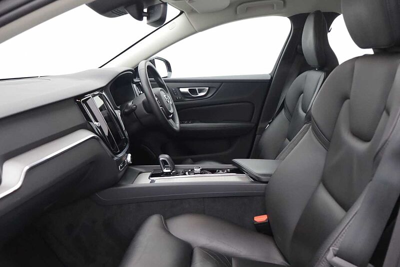 Volvo S60 Plus, B5 AWD Mild hybrid, Petrol, Dark