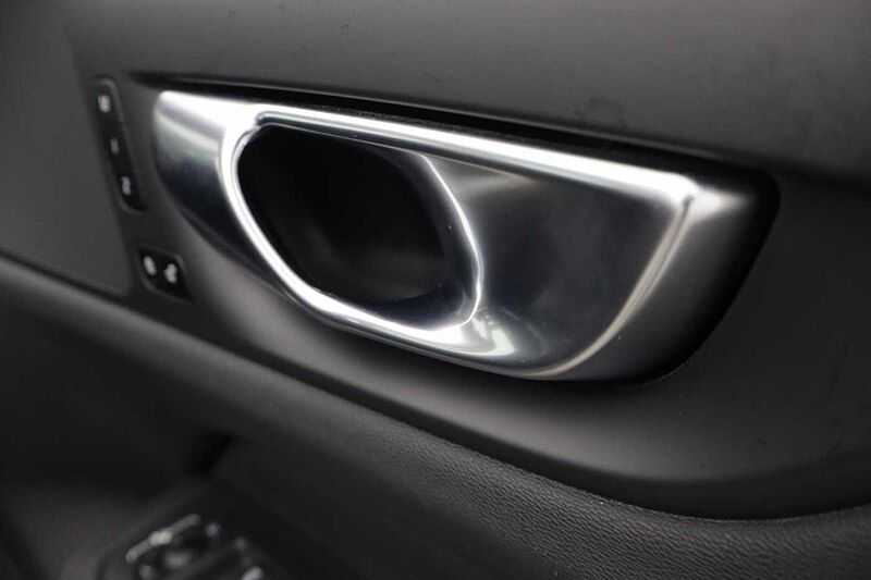 Volvo S60 Plus, B5 AWD Mild hybrid, Petrol, Dark