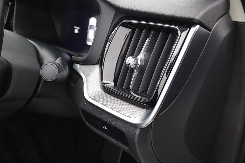 Volvo S60 Plus, B5 AWD Mild hybrid, Petrol, Dark