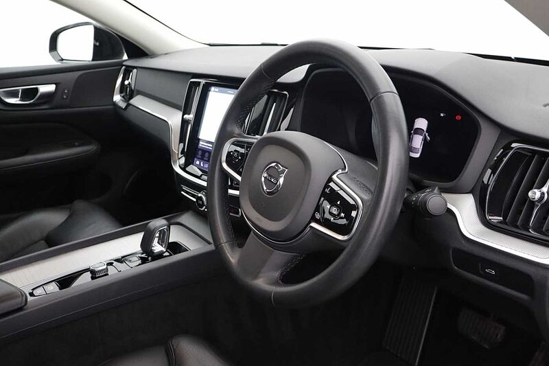 Volvo S60 Plus, B5 AWD Mild hybrid, Petrol, Dark