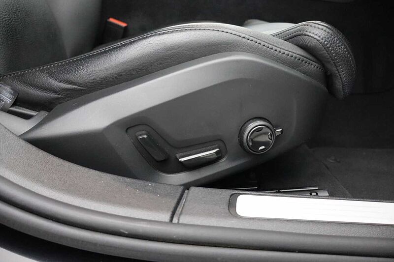Volvo S60 Plus, B5 AWD Mild hybrid, Petrol, Dark