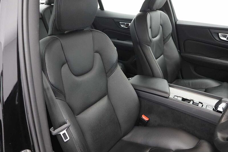 Volvo S60 Plus, B5 AWD Mild hybrid, Petrol, Dark