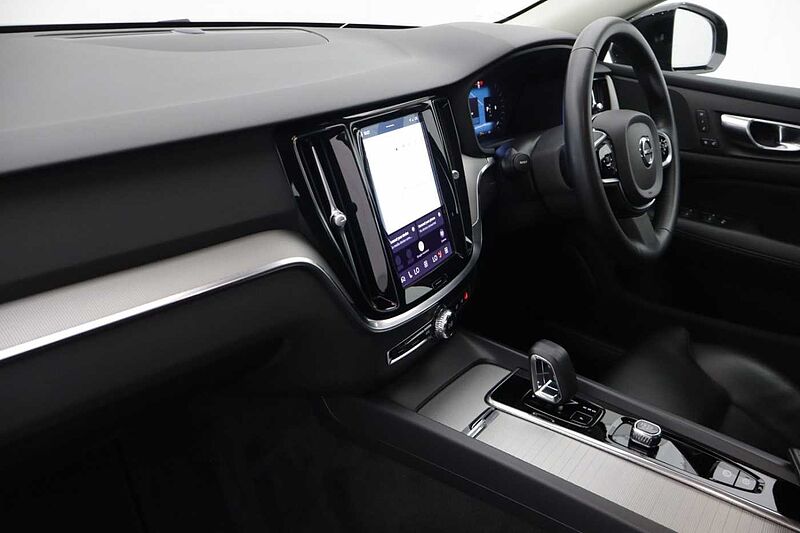 Volvo S60 Plus, B5 AWD Mild hybrid, Petrol, Dark
