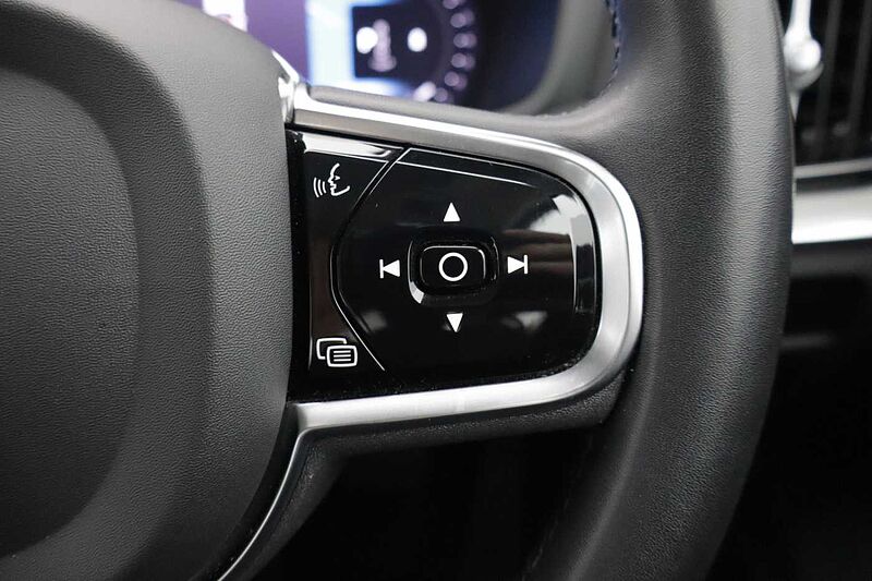 Volvo S60 Plus, B5 AWD Mild hybrid, Petrol, Dark