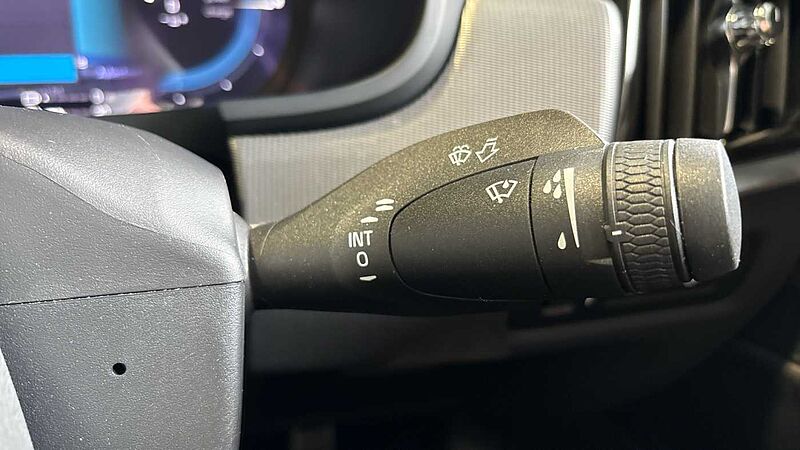 Volvo S90 Recharge R-Design, T8 AWD plug-in(Rear Camera-19'Alloys-Tinted Windows)