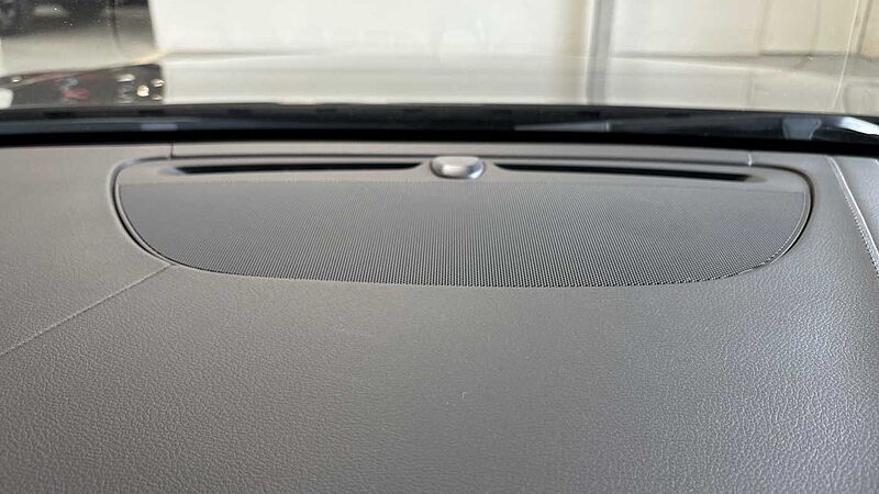 Volvo S90 Recharge R-Design, T8 AWD plug-in(Rear Camera-19'Alloys-Tinted Windows)