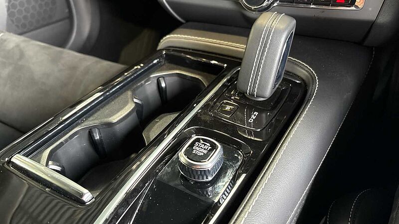 Volvo S90 Recharge R-Design, T8 AWD plug-in(Rear Camera-19'Alloys-Tinted Windows)