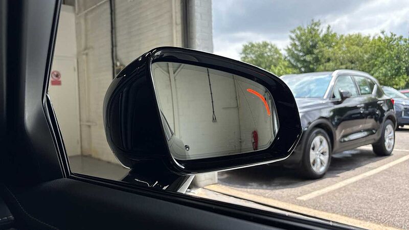 Volvo S90 Recharge R-Design, T8 AWD plug-in(Rear Camera-19'Alloys-Tinted Windows)