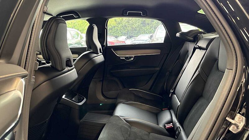 Volvo S90 Recharge R-Design, T8 AWD plug-in(Rear Camera-19'Alloys-Tinted Windows)