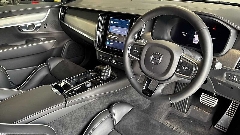 Volvo S90 Recharge R-Design, T8 AWD plug-in(Rear Camera-19'Alloys-Tinted Windows)