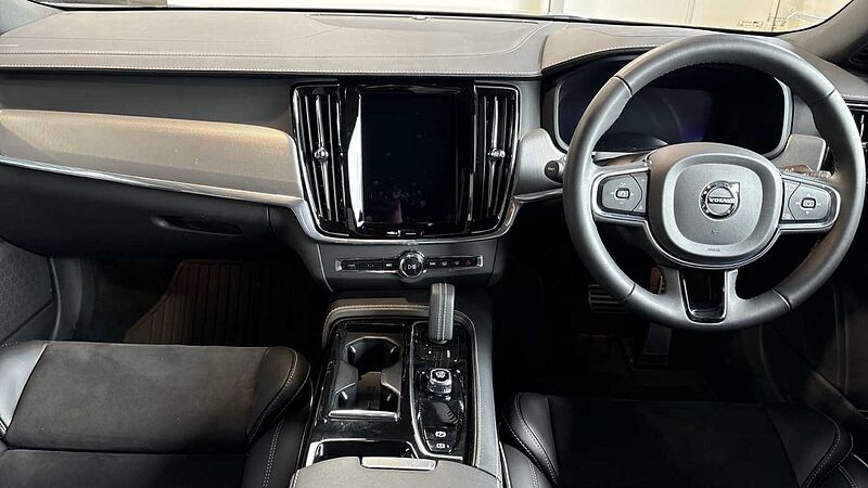 Volvo S90 Recharge R-Design, T8 AWD plug-in(Rear Camera-19'Alloys-Tinted Windows)